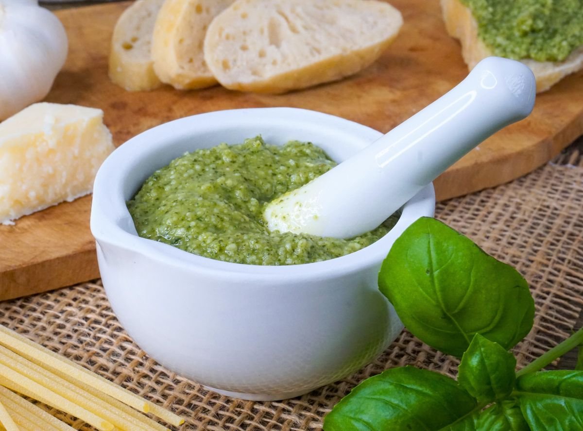 Am besten Pesto herstellen mit Basilikum
